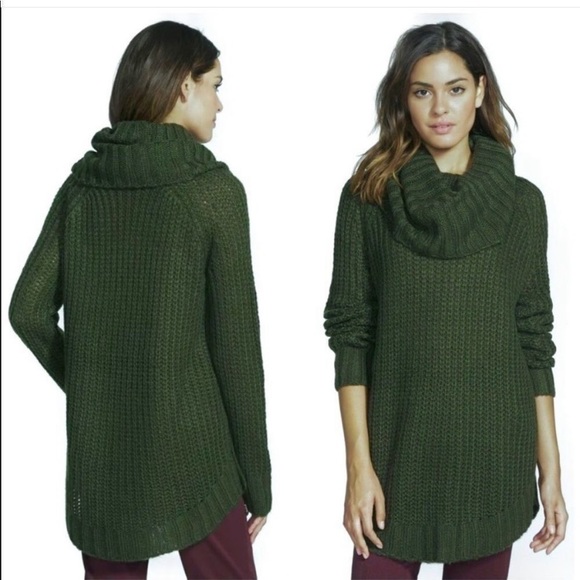Dreamers Sweaters - Dreamers dark green turtle neck sweater - size small